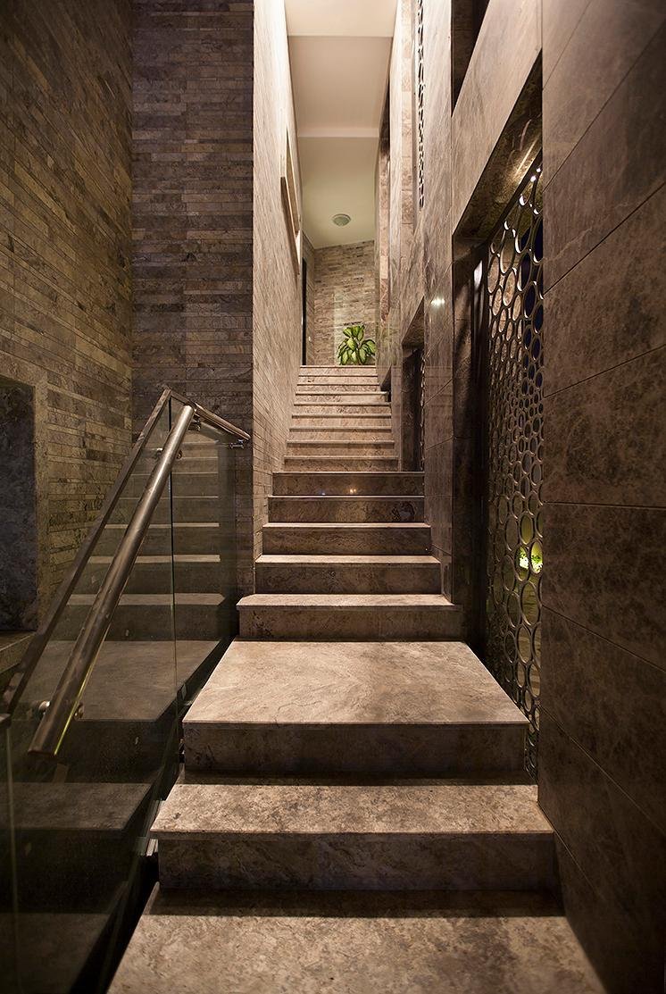 Designer Steintreppe mit Beleuchtung – architektonisches Highlight
