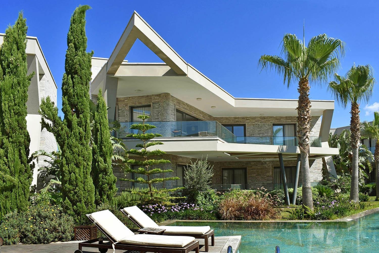Designer Villa mit Pool – modernes Außendesign Innenarchitektur