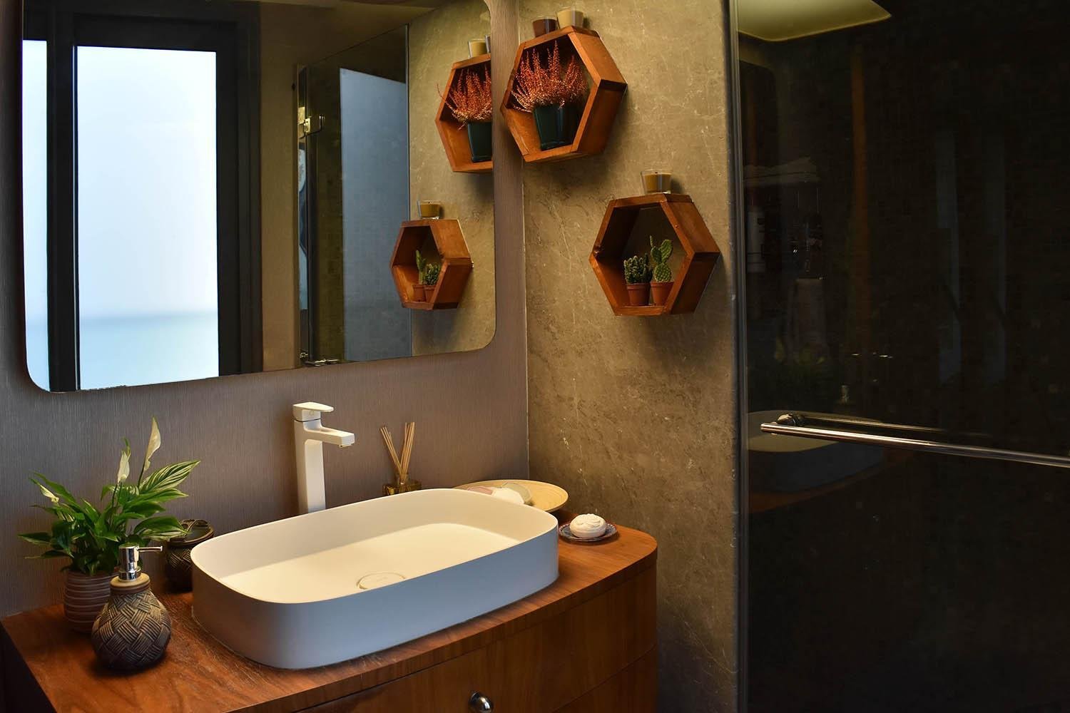 Designer Badezimmer mit Waschbecken – Luxus Innendesign