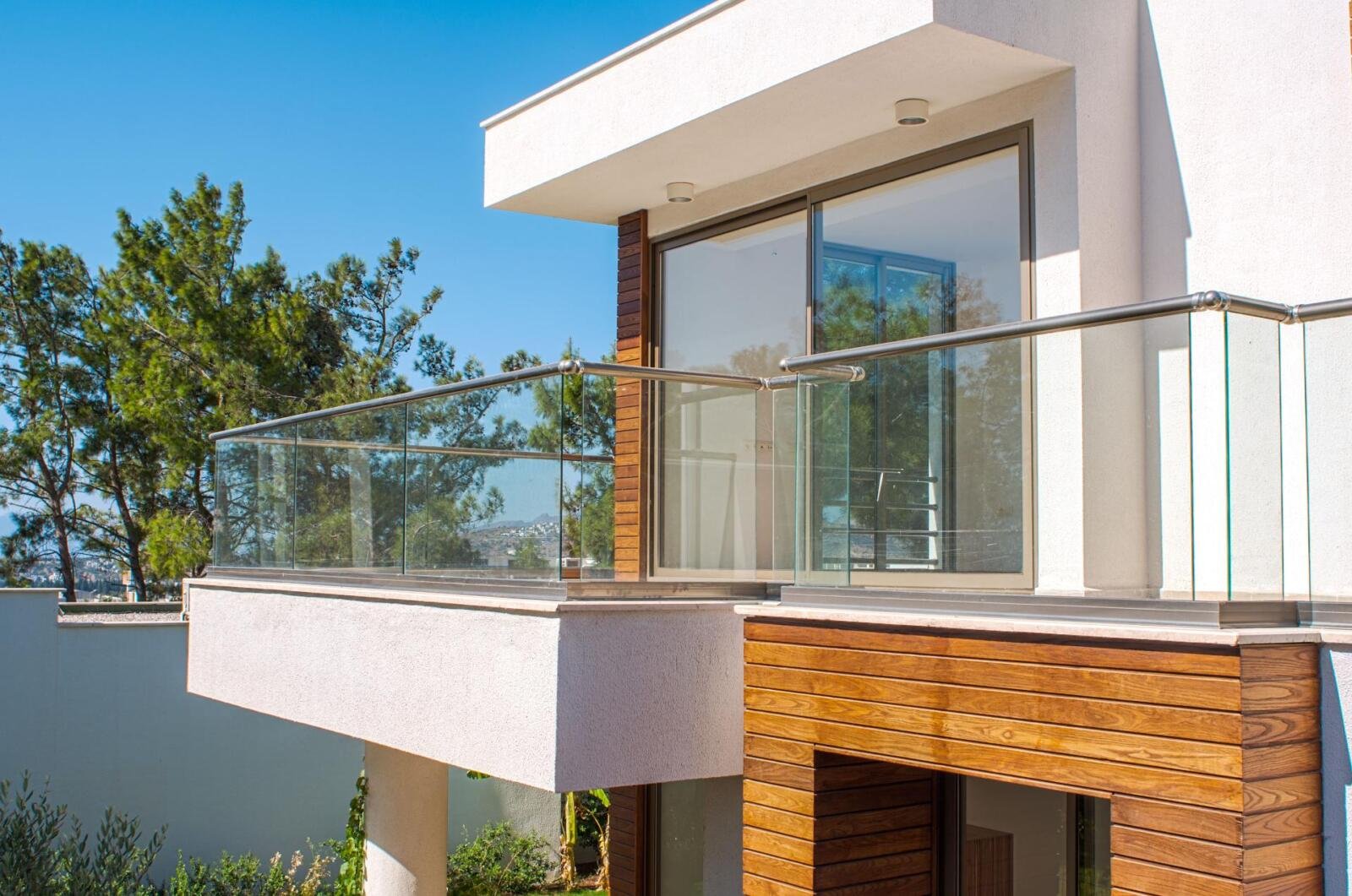 Amazon Häuser Bodrum – Villa Balkon Perspektive Wohnanlage