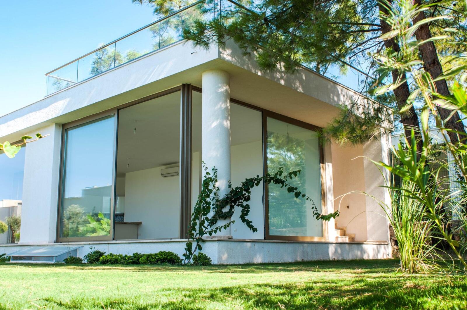 Amazon Häuser Konacık – Villa Eckansicht moderne Architektur