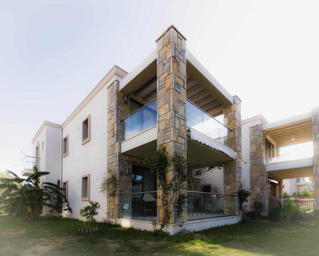 CITRON Bodrum Villa Fassade aus Naturstein – Architektur Detail