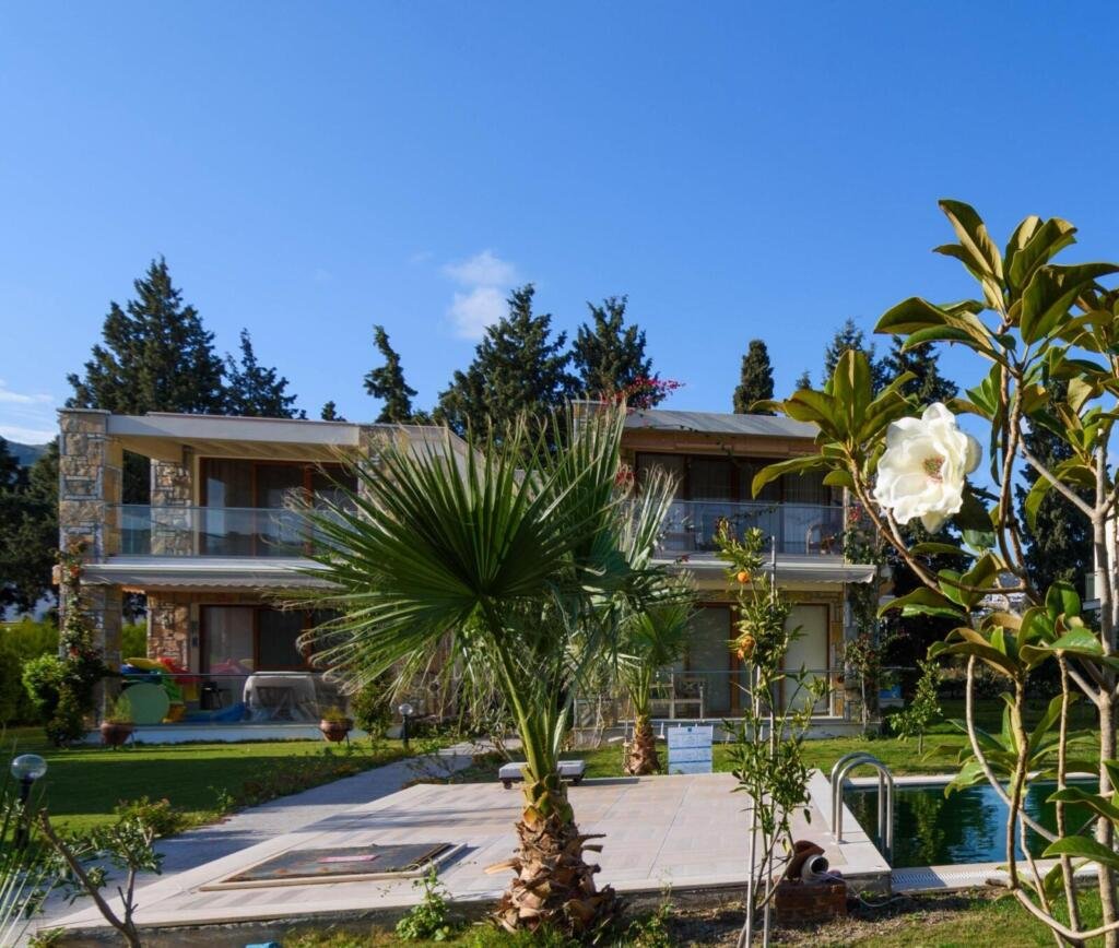 CITRON Wohnanlage Bodrum mit Palmen – Innenarchitektur Projekt Ortakent