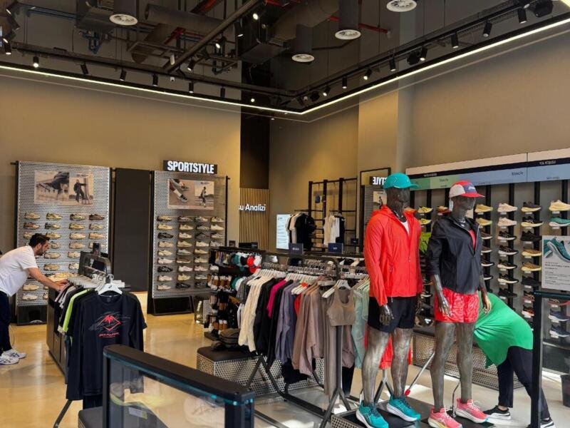 Asics Retail