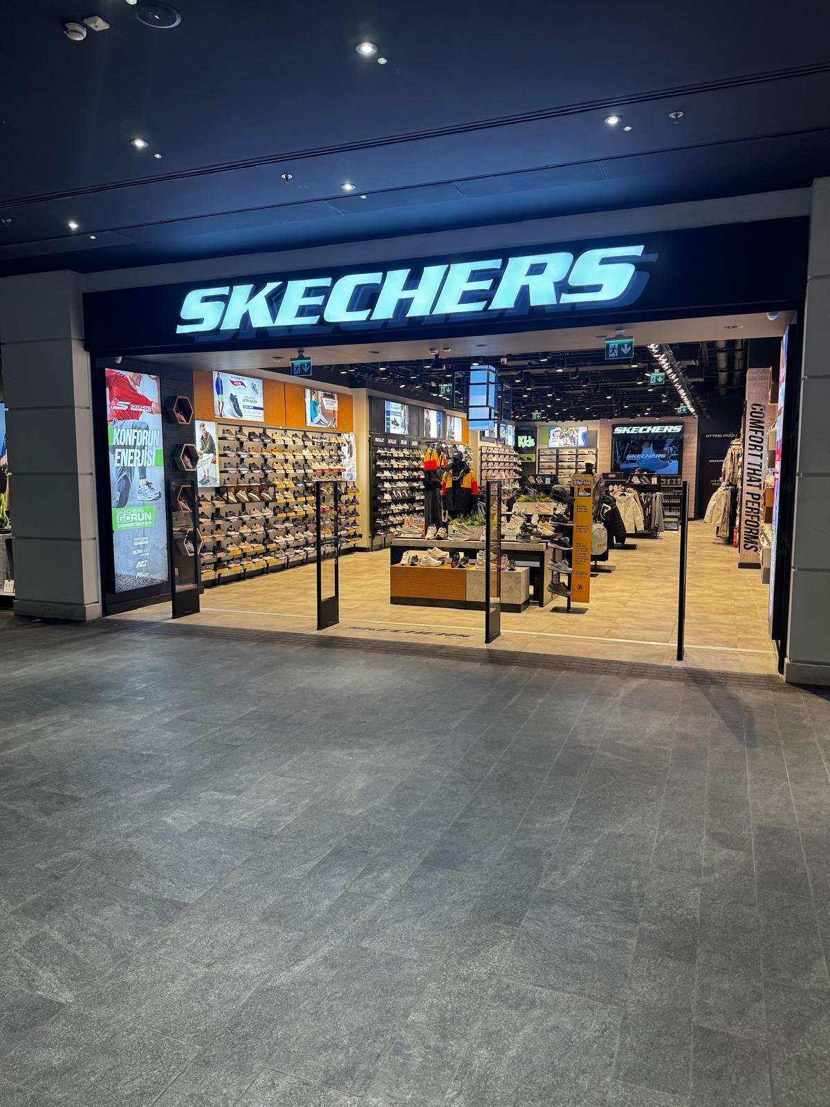 Skechers Storefront im Einkaufszentrum