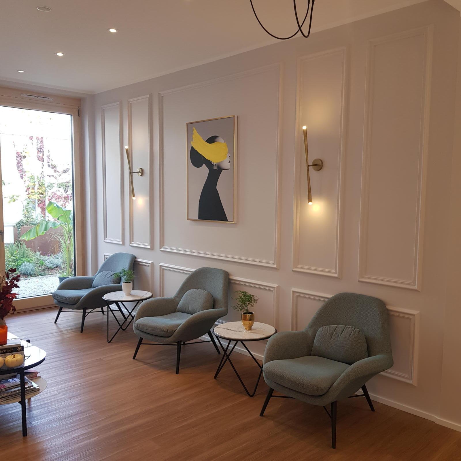 Medicare Mühlheim Innenarchitektur – Wartezimmer mit Designer-Sesseln