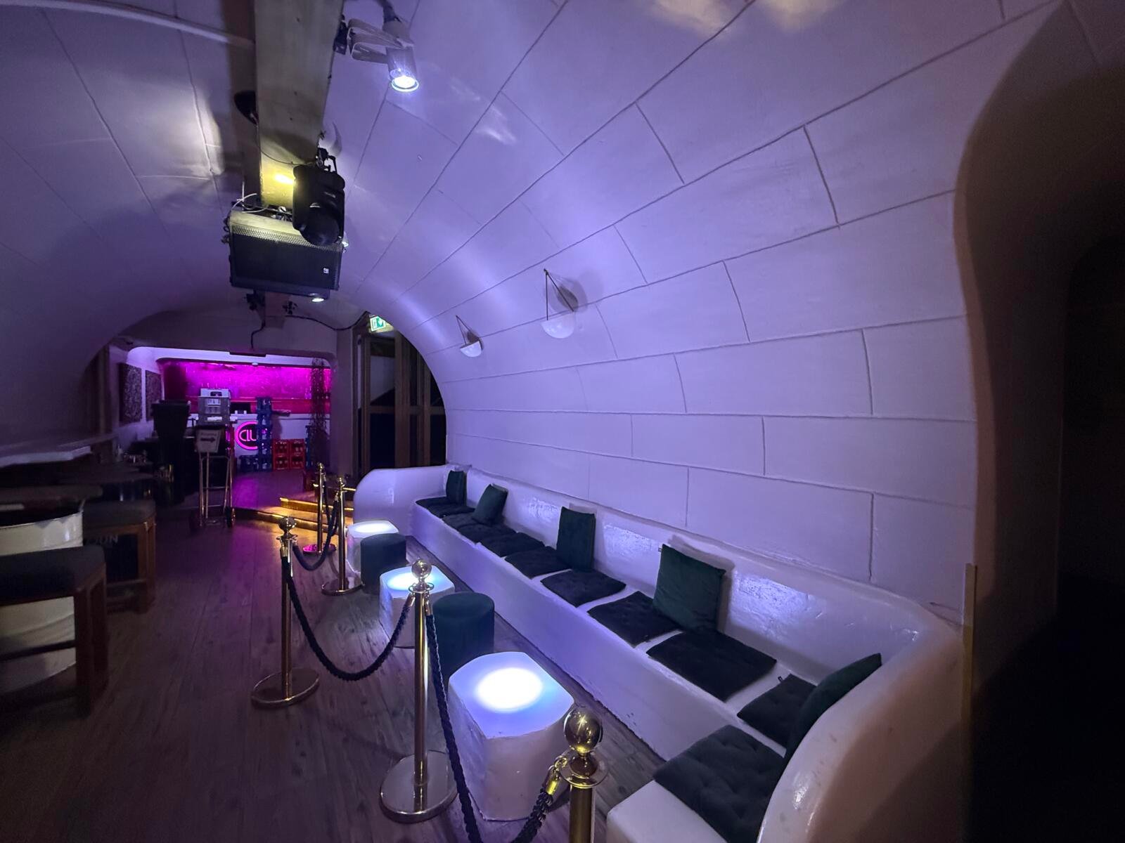 Restaurant Frankfurt Together – Lounge mit Ambientelicht